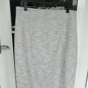 Banana Republic NWT sleek crosshatch pencil skirt